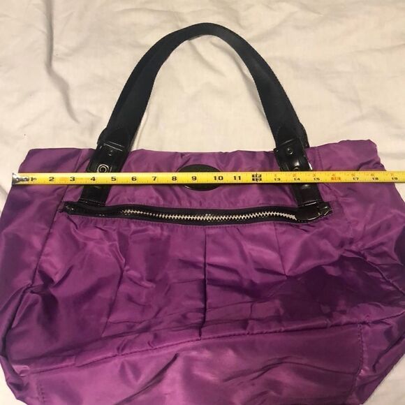 Kenneth Cole Reaction Tote Bag - Picture 10 of 11